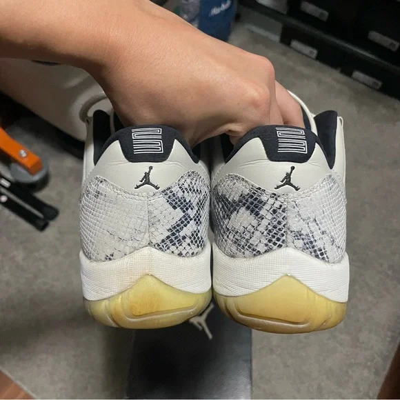 Jordan 11 Retro Low Light Bone Snakeskin Size 12 - Picture 8 of 11